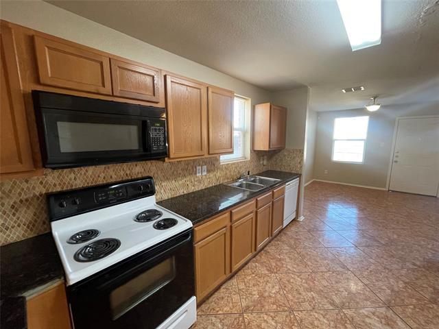 1015 Graystone Dr