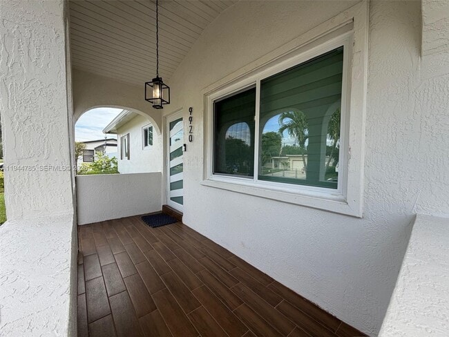 Photo - 9920 Jamaica Dr