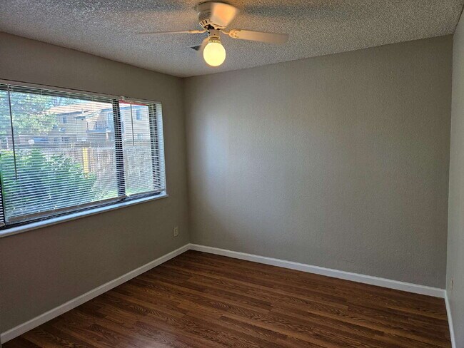 Photo - Spacious 3 Bedroom End Unit Townhome Close To Everything!