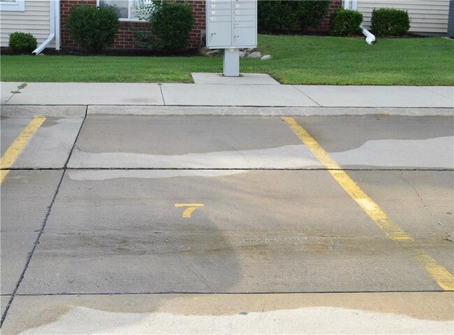 Photo - 1815 SW White Birch Cir #5