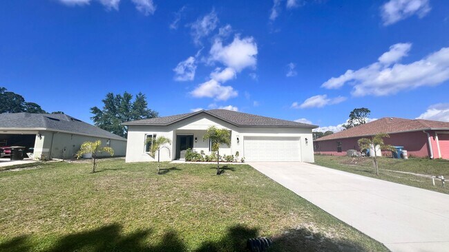 Photo - Beautiful & Modern 4 Bedroom Home in Palm ...