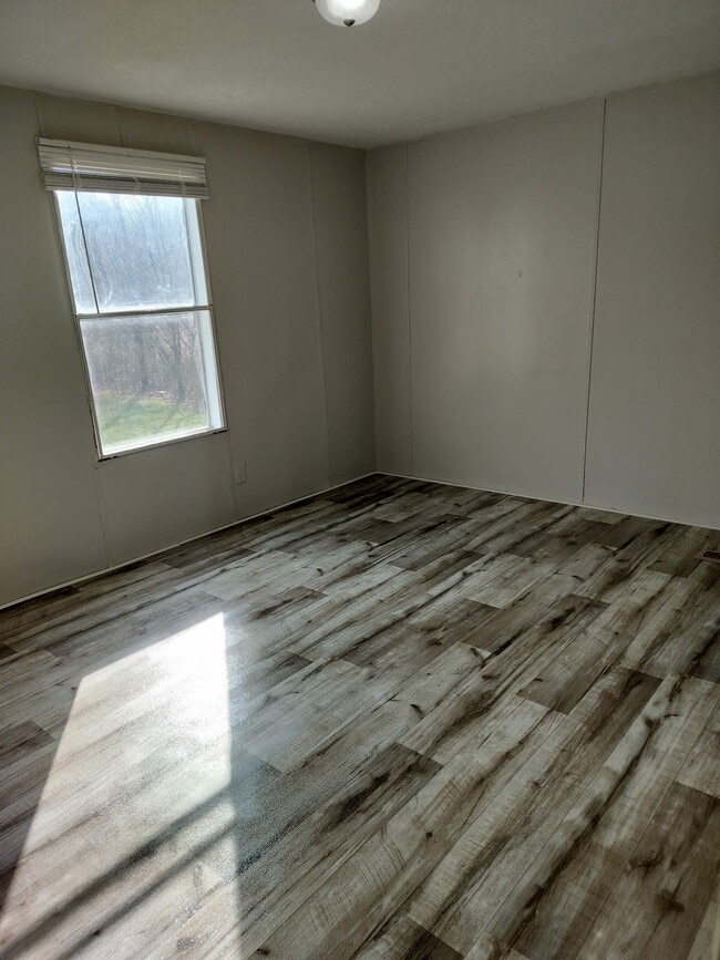 Photo - 210 Jamback Rd