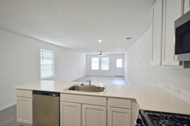 Photo - 3744 Axis Hl St