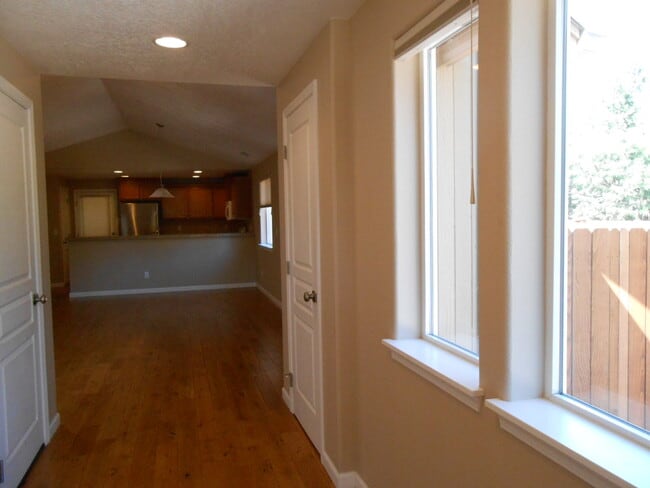 20318 Knightsbridge Pl