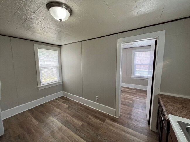 Photo - 310 W Arnold St Unit Upper