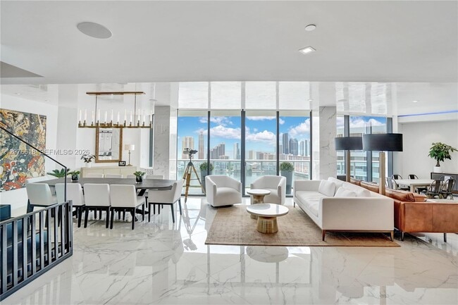 Building Photo - 4000 Island Blvd Unit PH2