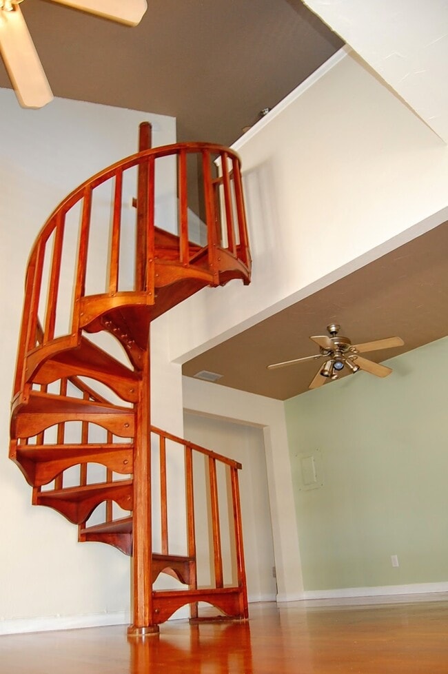 Building Photo - 2500 Burleson Rd Unit Apt 519