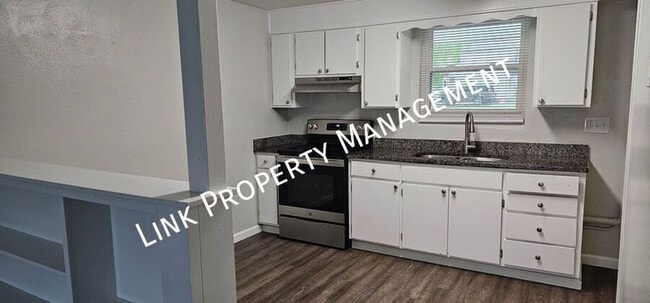 Photo - 1640 Keeble St