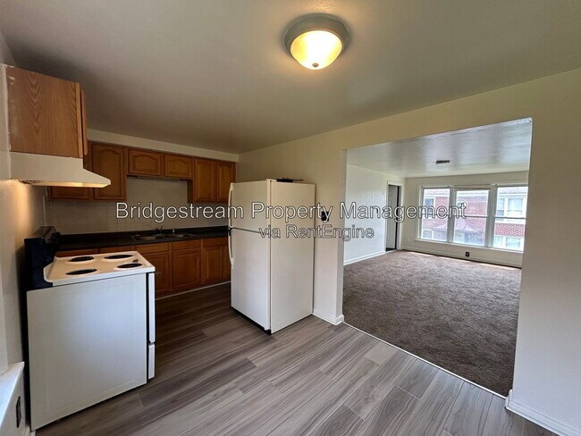 1317 Salem Ave Unit 3