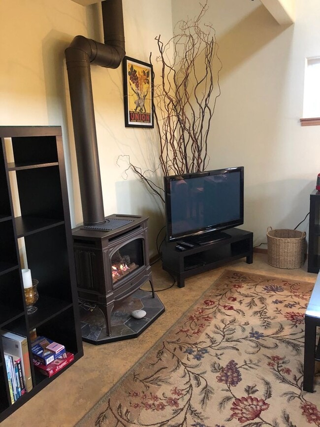 Photo - Location! Location! Your fully furnished Cairn Cottage is located in Coupeville! $200 MOVE IN CRE...