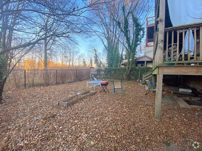 Building Photo - Top-notch and unique... Rental