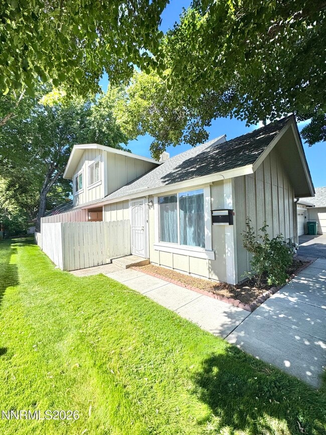 Photo - 1601 London Cir