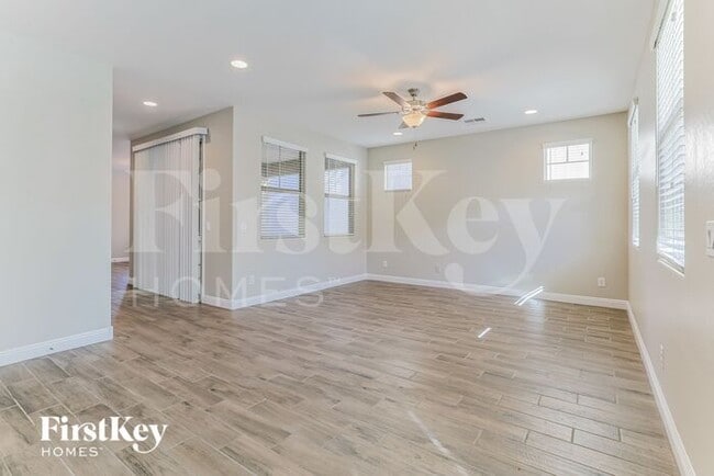 Photo - 257 N Sunrise