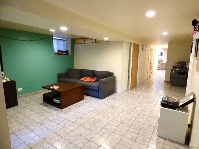 Photo - 21-37-37 36th St