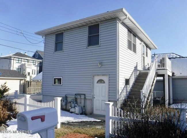 Building Photo - 1 Beach Way Unit 1A Rental