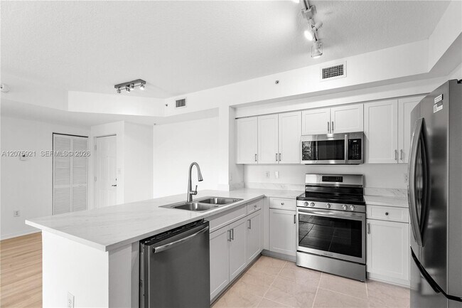 6851 SW 44th St Unit 209