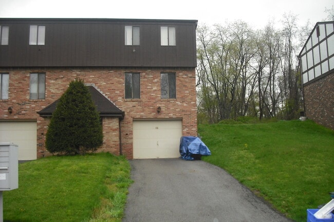 Building Photo - Shaler Townhouse