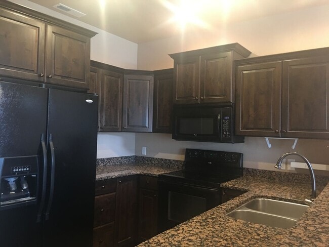 Photo - 2 Bedrooms Available in Shared Townhome