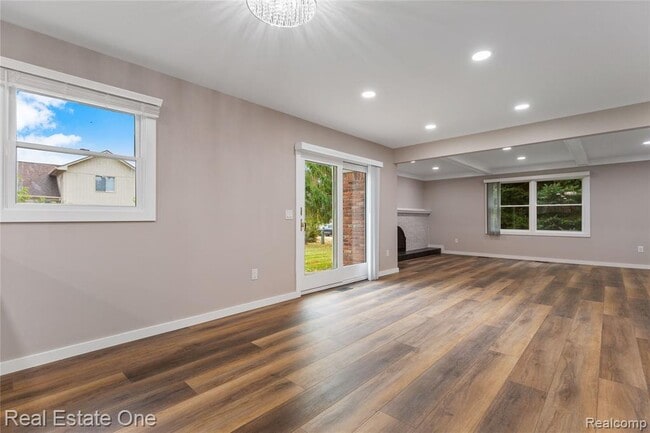 Photo - 5842 Marble Dr