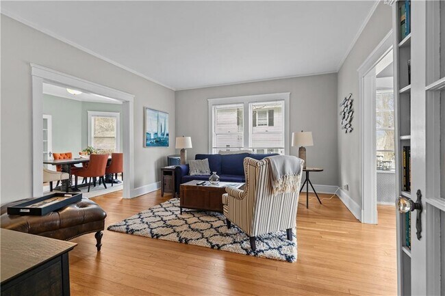 Photo - 75 Ayrault St