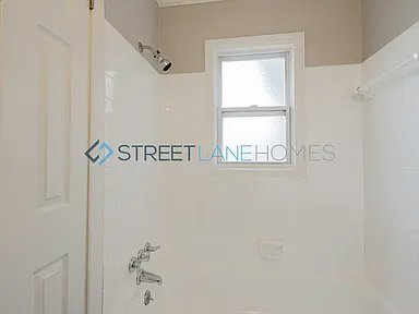 Photo - 736 Isaac St