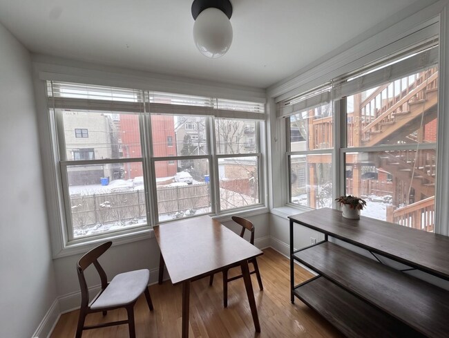 Photo - 834 W Waveland Ave Unidad 1