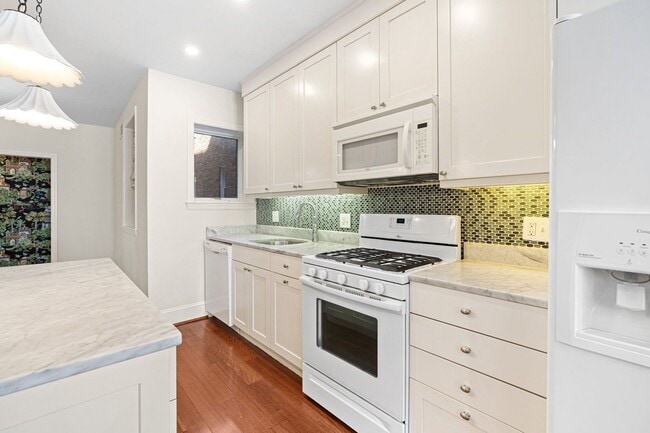 Photo - 621 Pine St