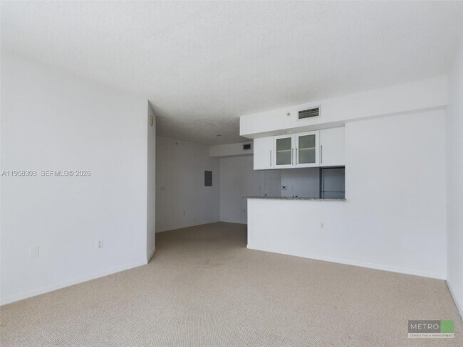 Photo - 275 NE 18th St Unidad 1404
