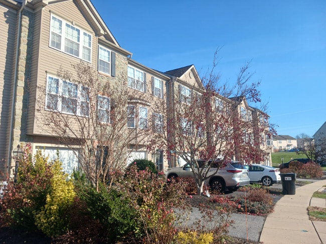 Photo - 123 Bradford St