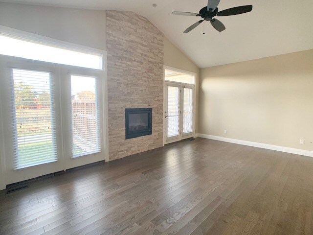 Photo - Beautiful 3 Bdrm in SUNNINGDALE * 2 Bath * AVAIL June 1