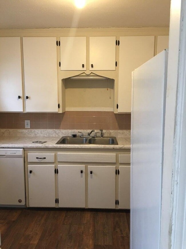 Photo - 950 N Old Manor Rd