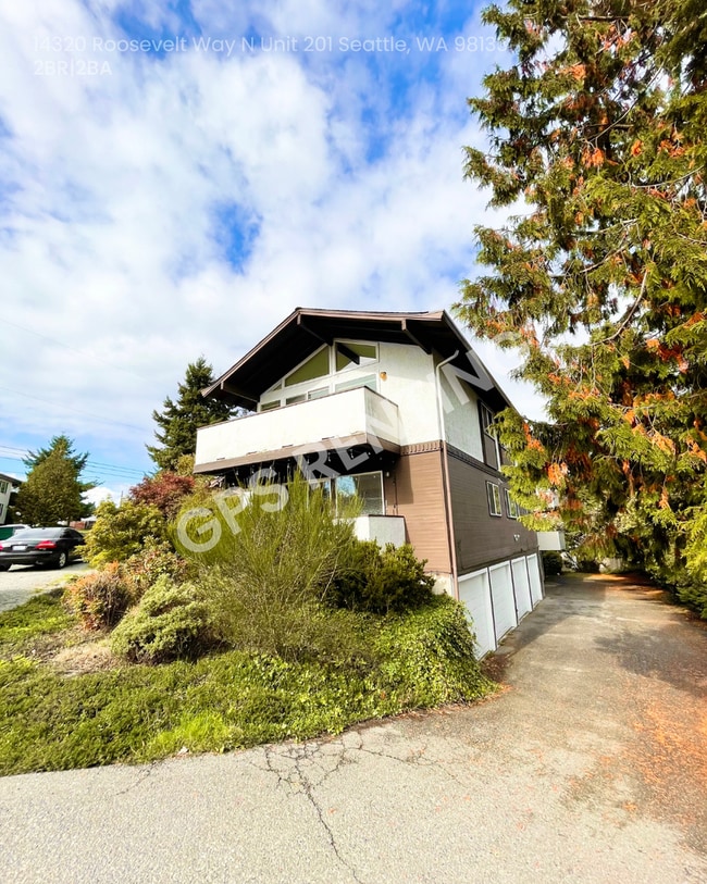 Building Photo - 14320 Roosevelt Way N