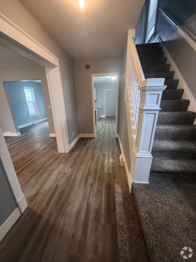 Building Photo - Single family home on east side