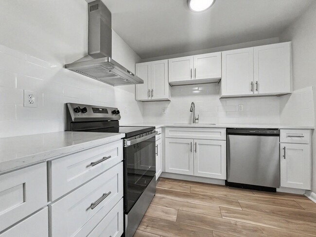 8 Midland Ave