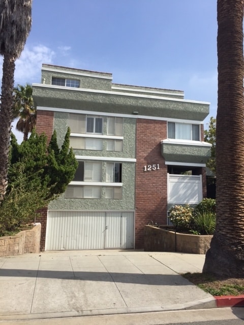 Building Photo - 1251 Euclid St Rental