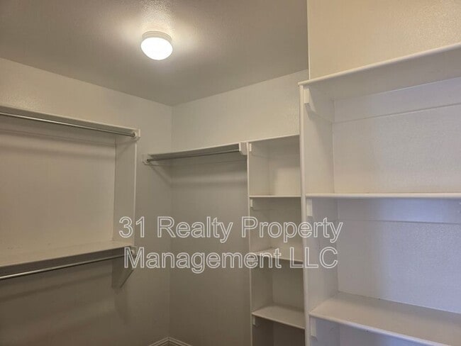 Photo - 708 E 97th St