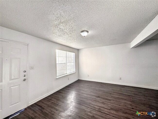Building Photo - 742 Martindale Rd Rental