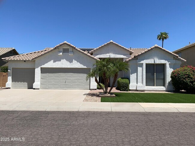 Building Photo - 5918 E Woodridge Dr Rental