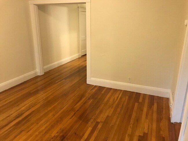 Photo - Large updated 2 bed unit with the landlord paying the full broker's fee!