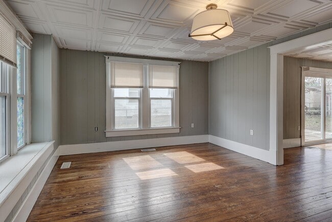 Photo - 310 N Jackson Ave