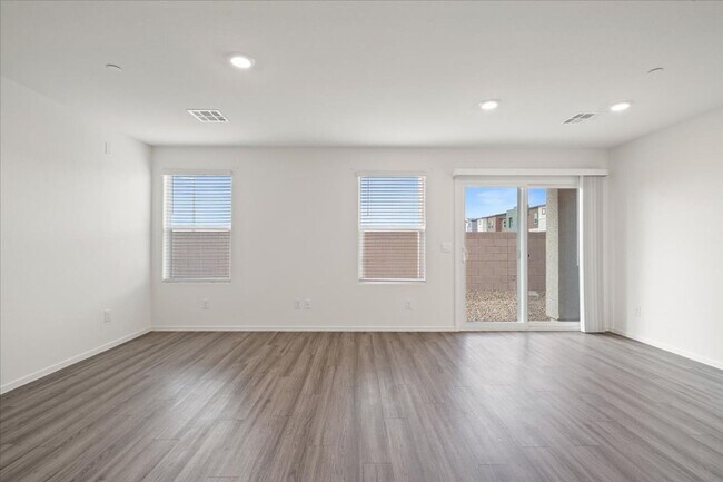 Photo - Newer Townhouse 3 bd, 3 bth, Loft, 2 Car Garage- Priced to be rent!