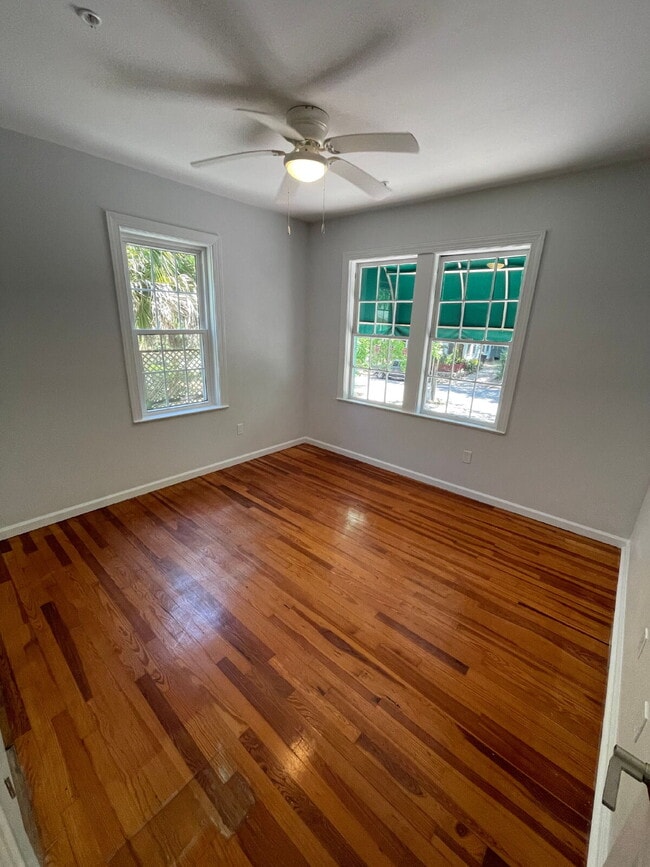 Building Photo - Recently remodeled 2/1 in Midtown! Unit D