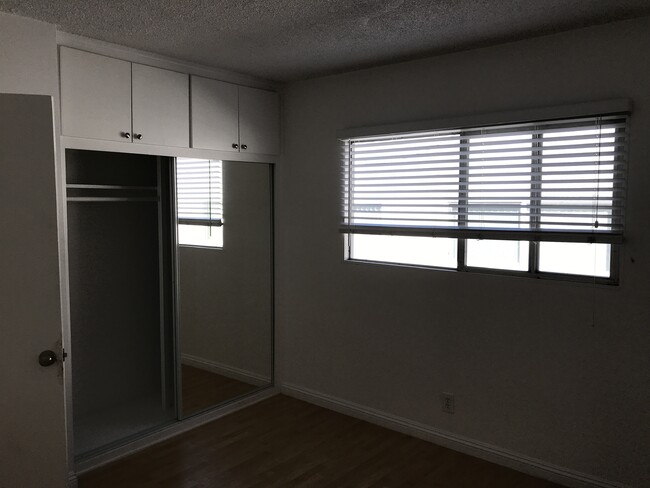 Building Photo - 940 S Venice Blvd Unit 11 Rental