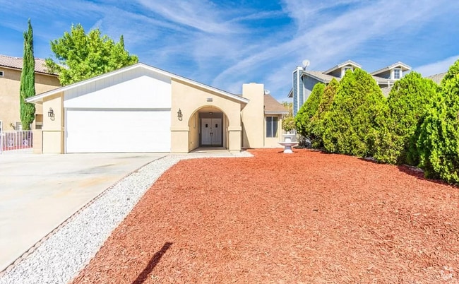 Building Photo - SPRING VALLEY LAKE 3 BEDROOM Rental