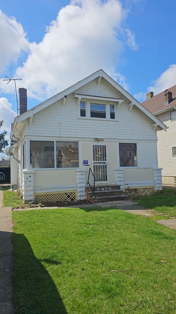 Building Photo - Spacious 5-Bed, 2-Bath Single-Family Home ...