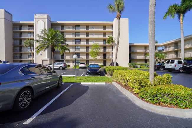 Photo - 7 Royal Palm Way Condo