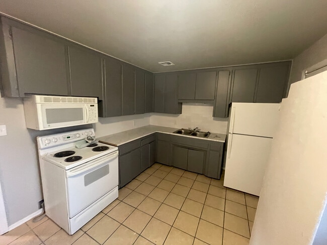 Photo - 4006 Dogwood Dr