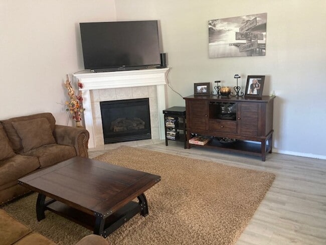 Photo - Lovely tri-level 4 bedroom 2 bath home in the Woodbridge Community of Post Falls!