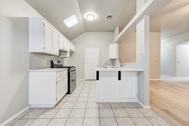 Photo - 1904 Pendleton Dr