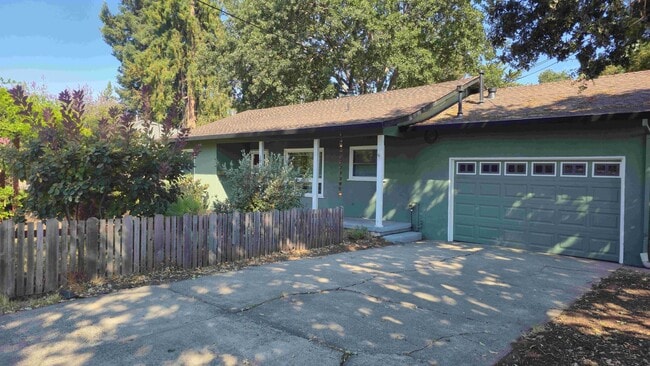 Building Photo - Family Neighborhood In The Heart of Roseland Rental